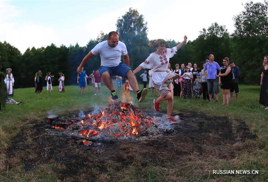 В Беларуси встретили традиционный летний праздник Купалье 