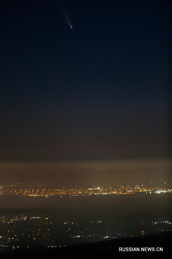 Комета NEOWISE наблюдалась над заливом Сан-Франциско