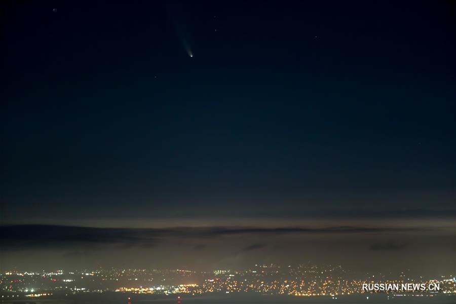 Комета NEOWISE наблюдалась над заливом Сан-Франциско