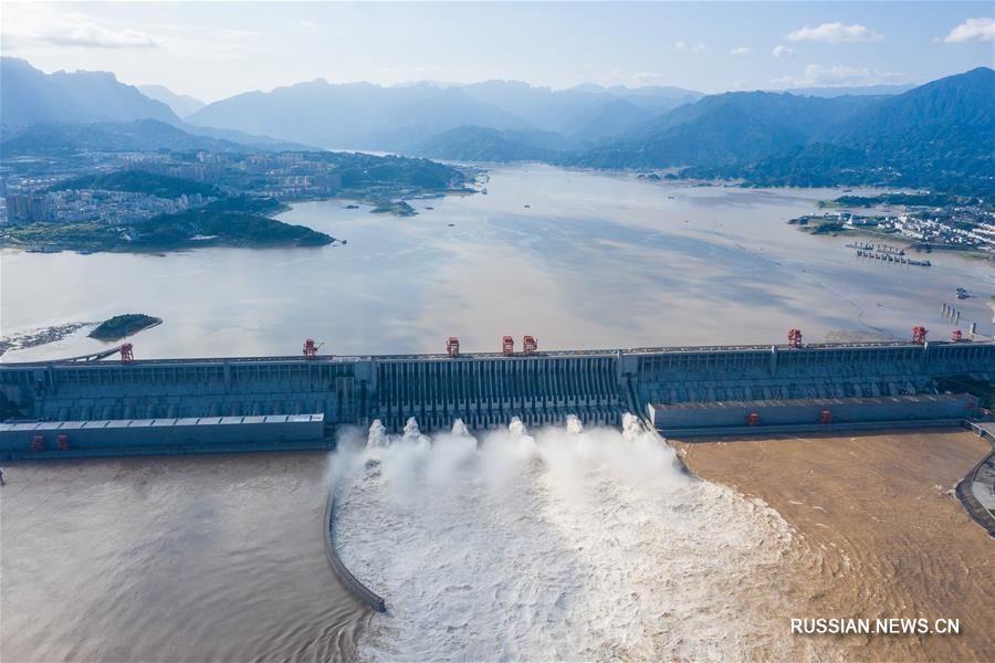 Гидроузел "Санься" эффективно сдерживает третью волну паводка в верховьях Янцзы