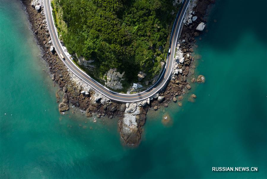 Разноцветное шоссе на острове Наньцзи 