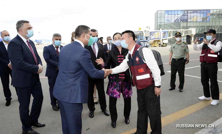 Группа китайских медиков прибыла в Азербайджан для помощи в борьбе с эпидемией