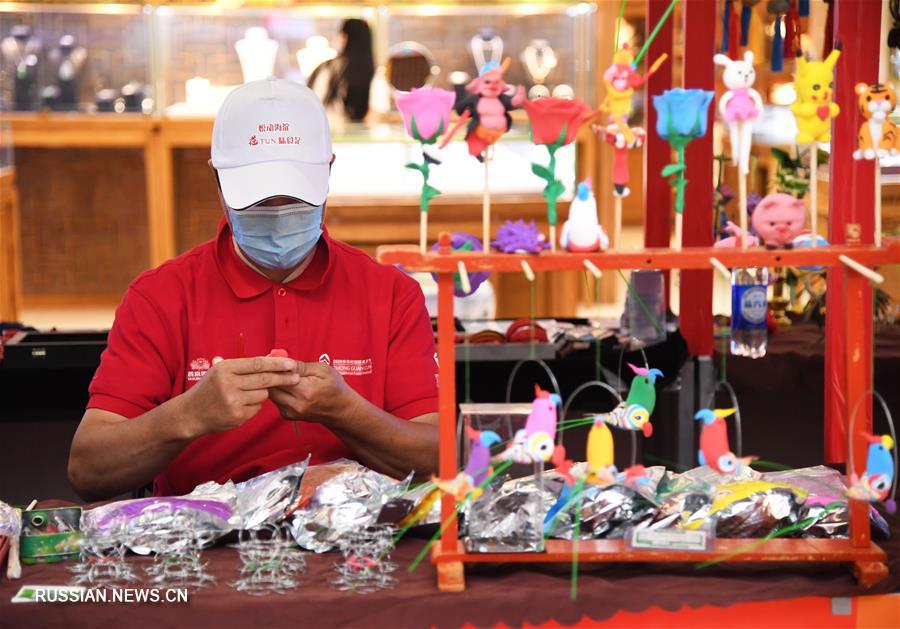 （经济）（3）北京：第十八届中关村国际美食节开幕