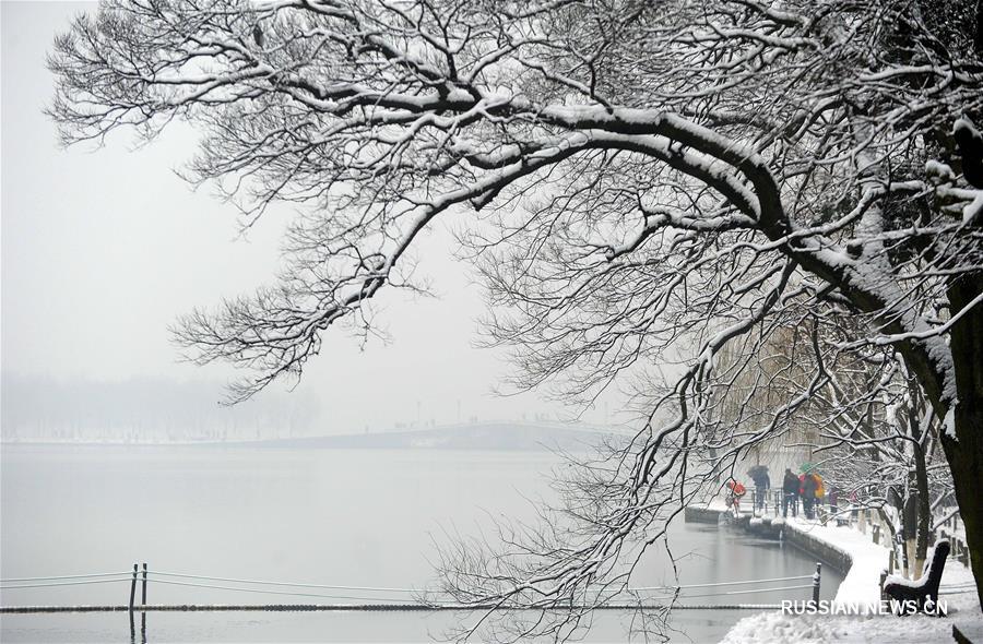 Четыре времени года на озере Сиху: зима 