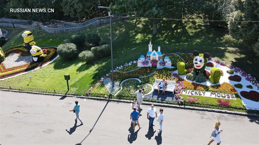 В Киеве открылась выставка цветов "Мульт-ленд"