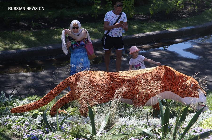 В Киеве открылась выставка цветов "Мульт-ленд"