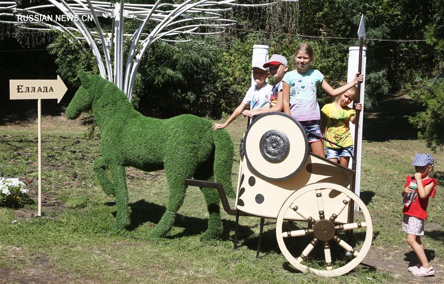 В Киеве открылась выставка цветов "Мульт-ленд"
