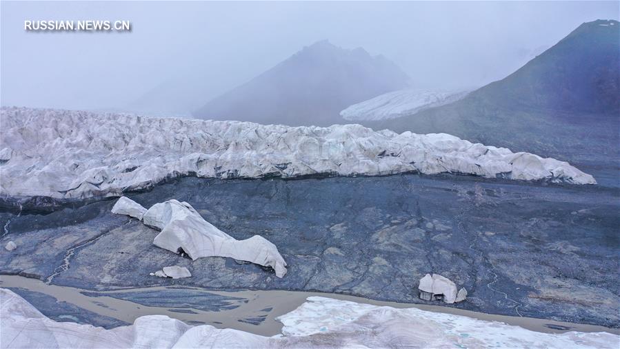 Ледник Ганцзяцюйба у истока Янцзы