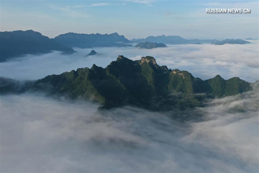 Облачное море над деревней Наньму