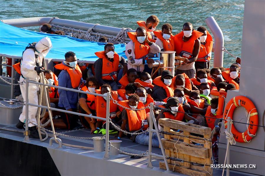 118 мигрантов спасены в море у берегов Мальты