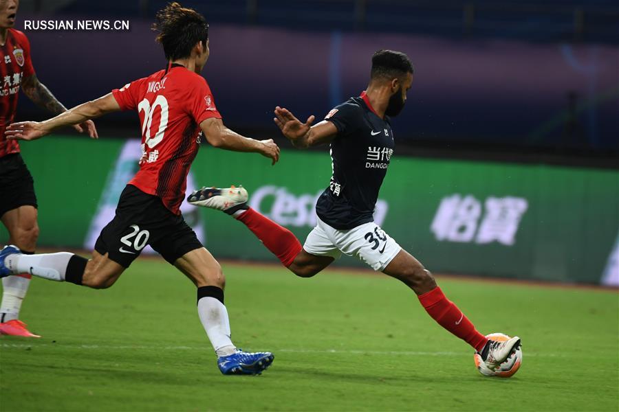 Футбол -- Чемпионат Китая 2020: "Шанхай Шанган" добился крупной победы над "Чунцин Дандай"