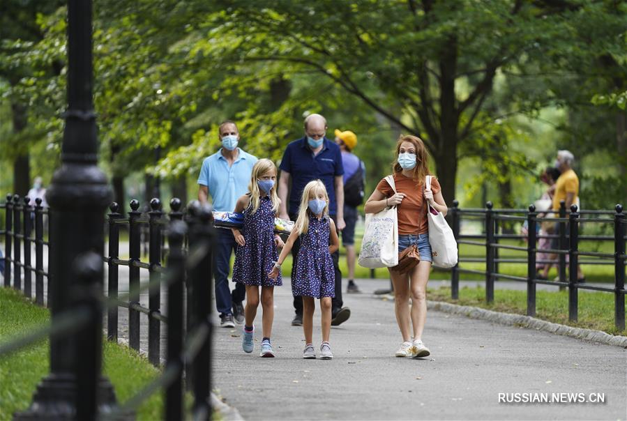 Общее число подтвержденных случаев заражения COVID-19 в США превысило отметку в 5,8 млн