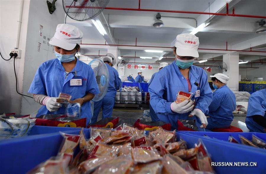 Лючжоу наращивает экспорт улиточной лапши