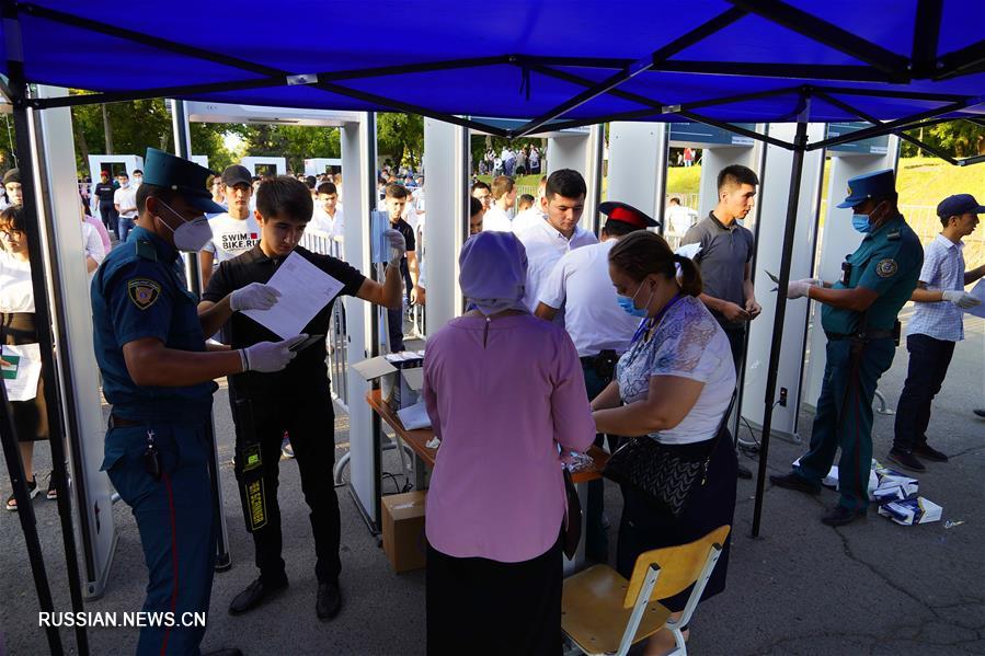 В Узбекистане стартовали вступительные экзамены в вузы 
