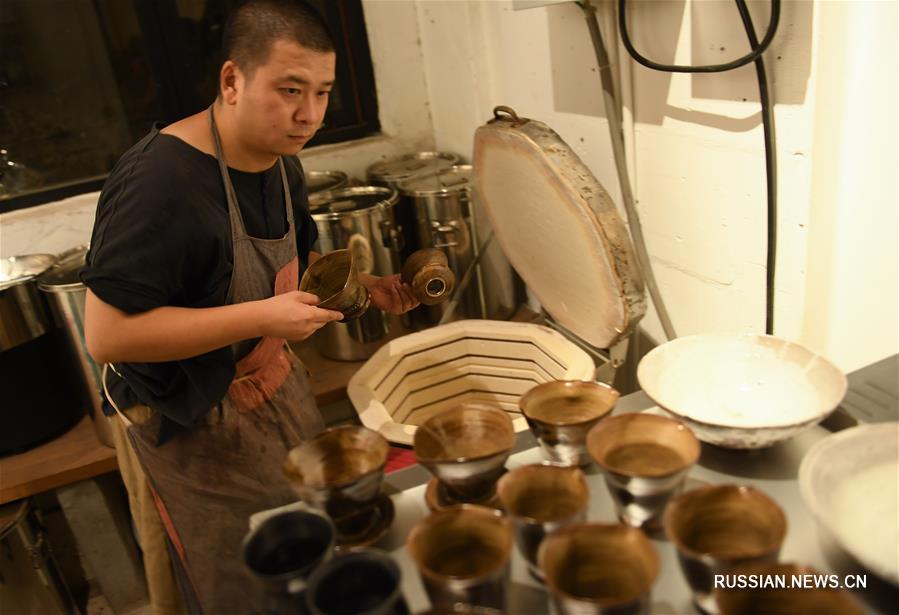 Тепло кофейных зерен и керамики от мастера Юй Юаньфэна