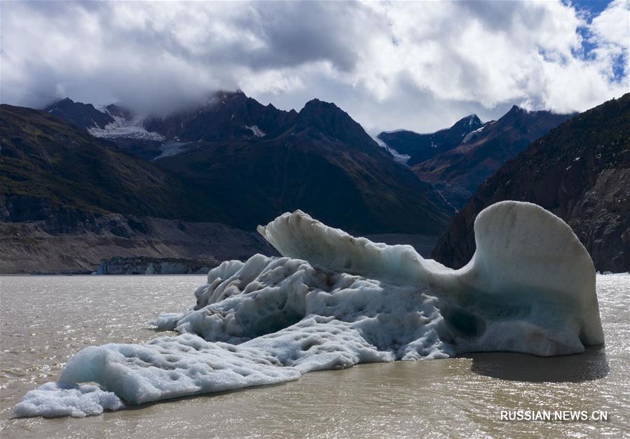 Величественный ледник Лайгу