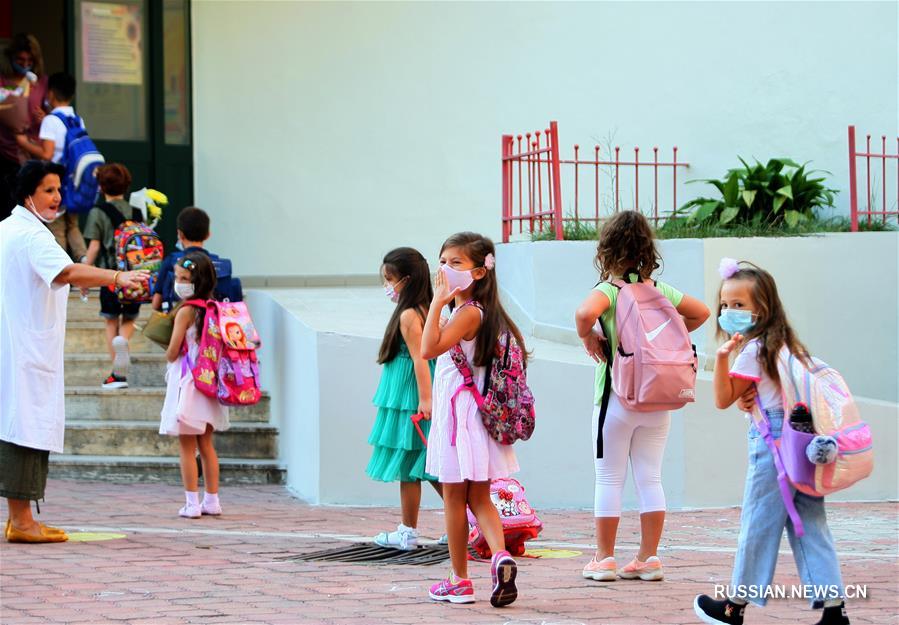 В школах Албании начался новый учебный год 