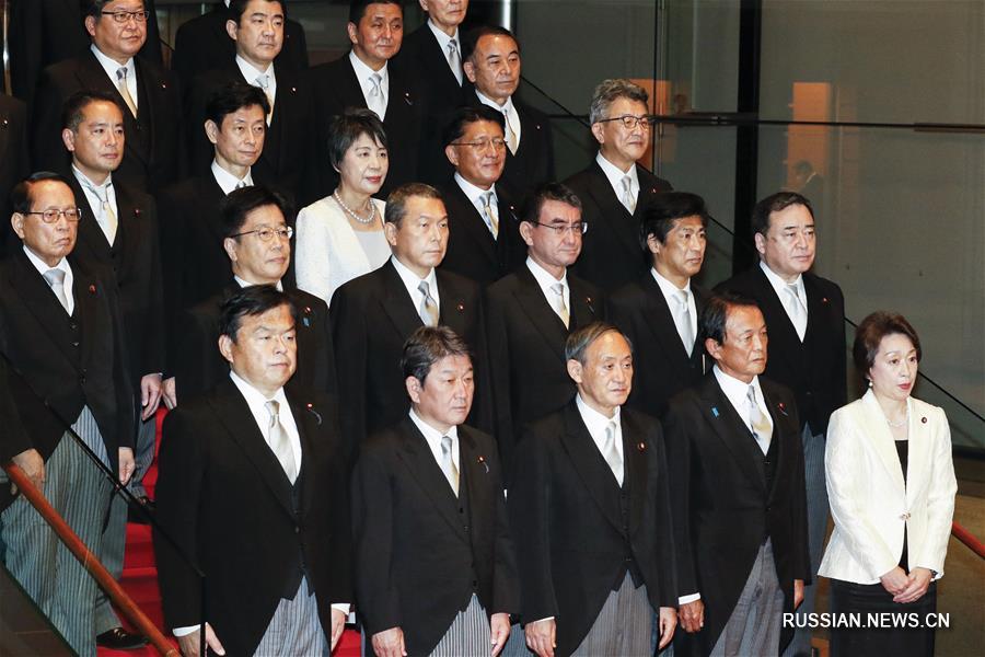 Новый премьер-министр Японии Есихидэ Суга сформировал новый кабинет министров