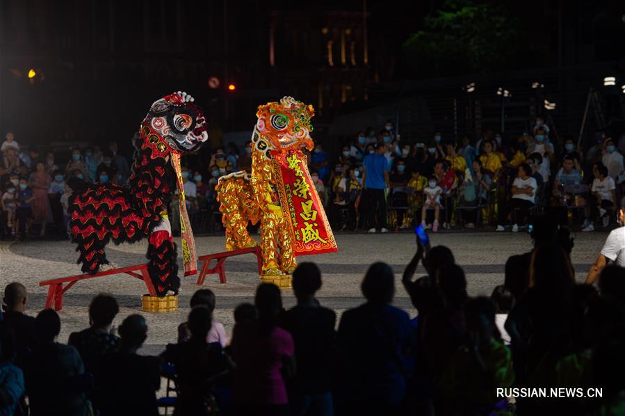 Шоу танца дракона и льва в Аомэне 
