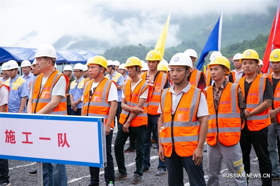 Завершена проходка последнего длинного тоннеля на Китайско-лаосской железной дороге