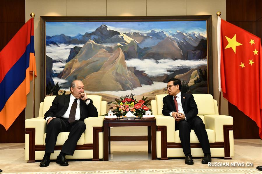 Президент Армении А. Саркисян посетил посольство КНР в Ереване