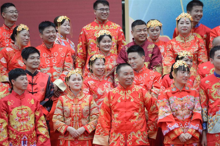 Коллективная свадьба в китайском стиле прошла в Чанша