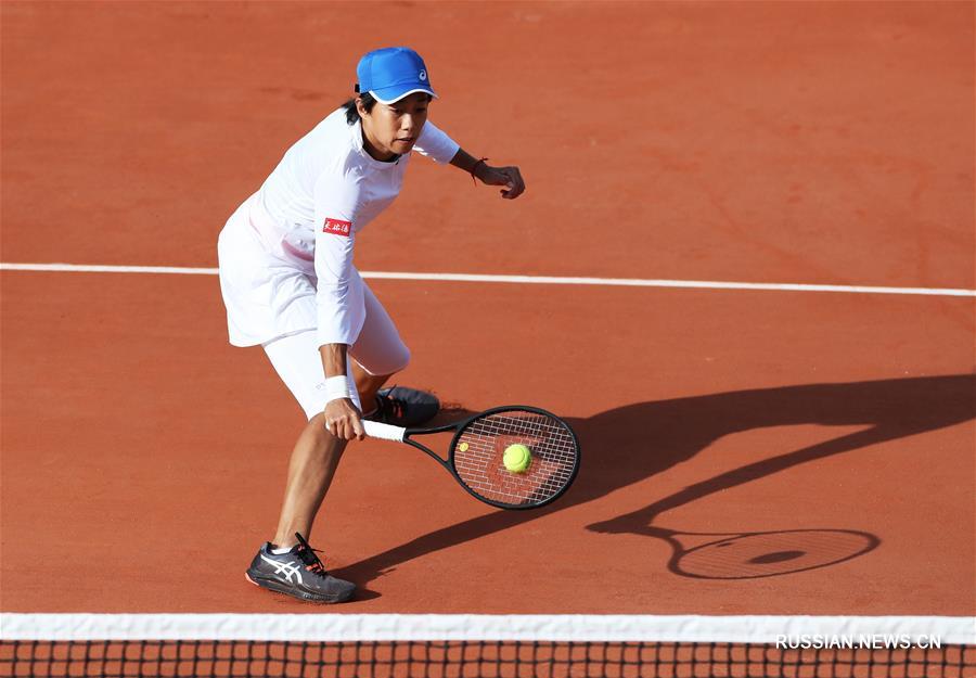 Теннис -- Открытый чемпионат Франции: Чжан Шуай вышла в третий раунд