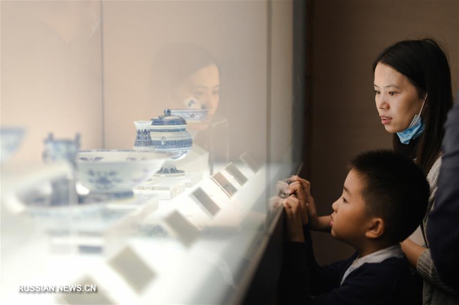 Посещение Сычуаньского музея в праздничные дни