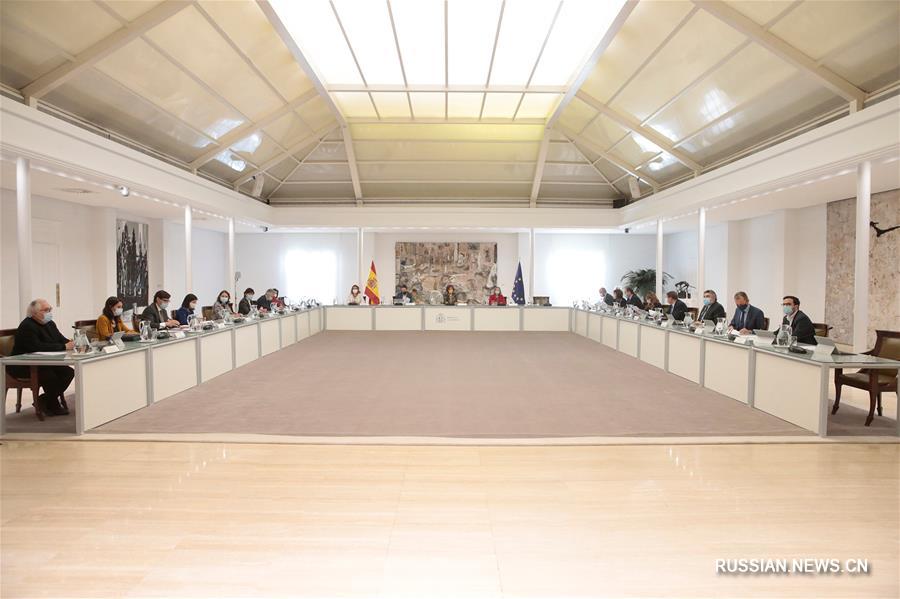 Власти Испании ввели в Мадриде режим ЧП для сдерживания пандемии COVID-19
