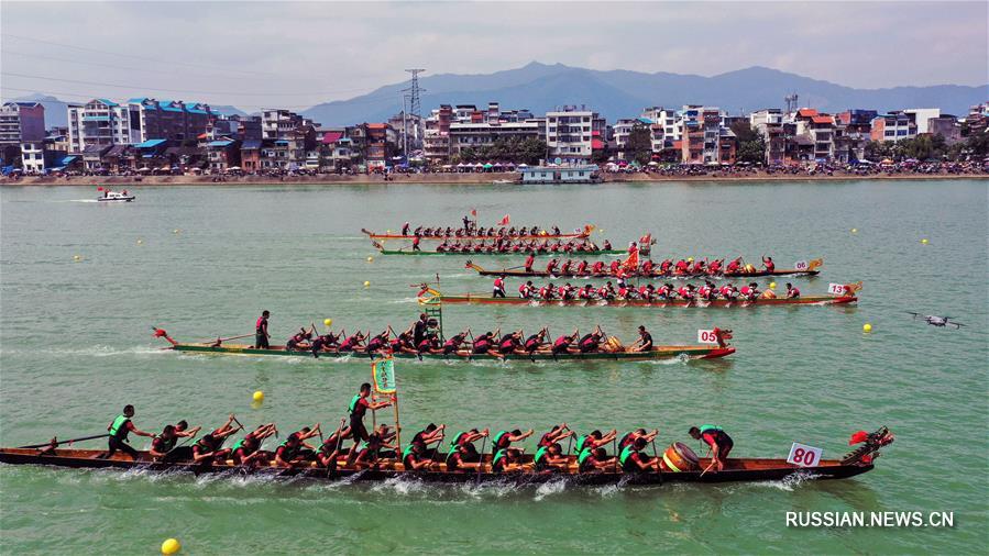 В Гуанси завершилась 21-я Жунъаньская большая регата лодок-драконов