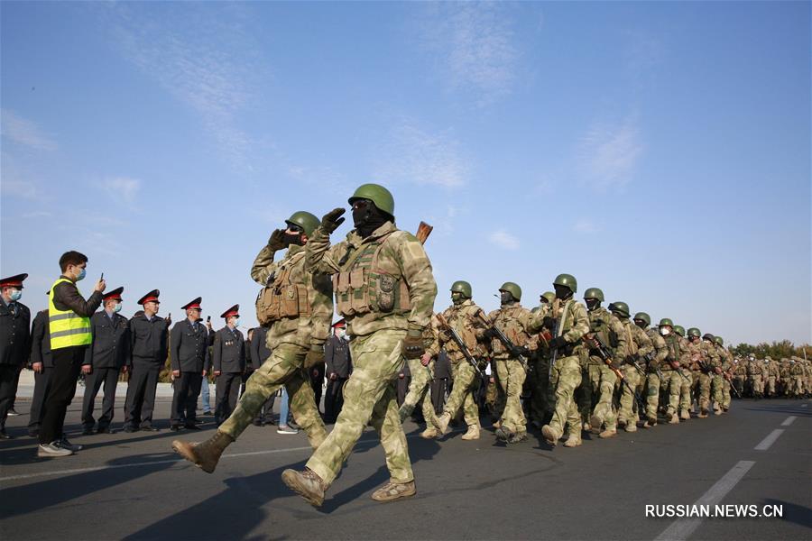 Президент Кыргызстана повторно ввел в Бишкеке режим чрезвычайного положения
