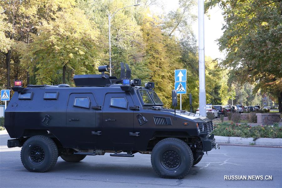 Президент Кыргызстана повторно ввел в Бишкеке режим чрезвычайного положения