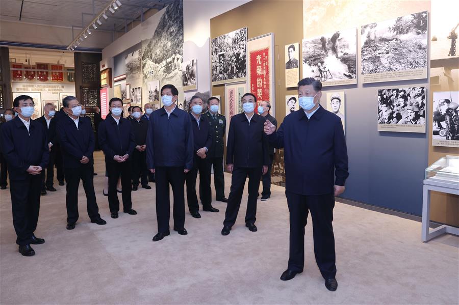 Си Цзиньпин посетил выставку в честь 70-й годовщины участия китайских добровольцев в Корейской войне