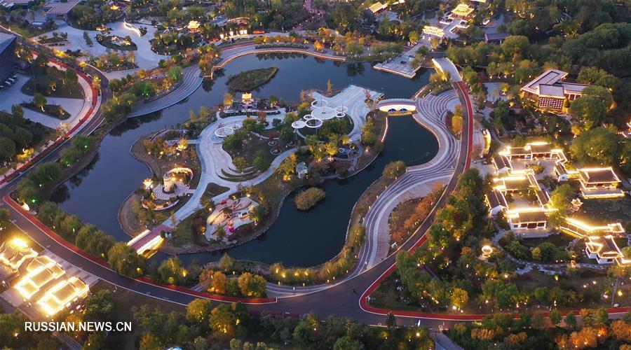 Осенний пейзаж в городе Таншань 