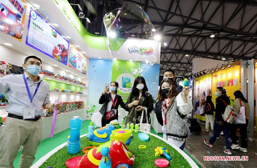 В Шанхае открылась 19-я Китайская международная выставка игрушек и обучающих устройств