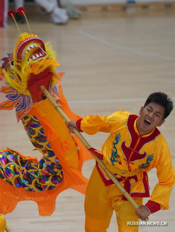 Конкурс танца дракона в Восточнокитайском транспортном университете