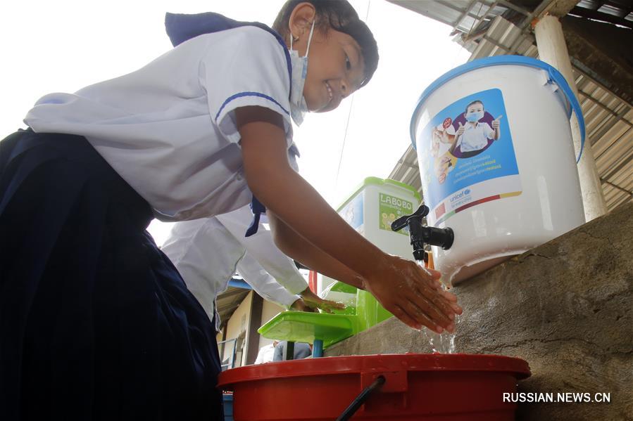 Китай при посредничестве ЮНИСЕФ пожертвовал 3000 детских садов в Камбодже средства гигиены и канцтовары 