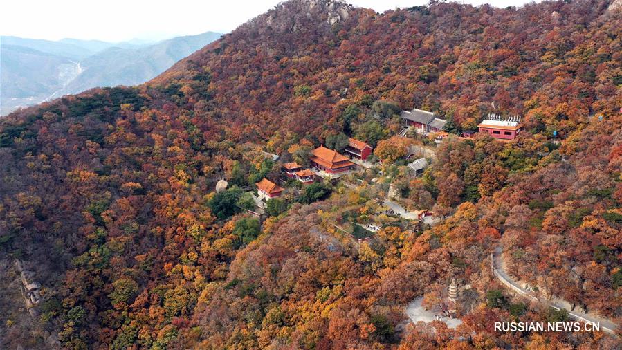 Осенние пейзажи горы "Паньшань" в Тяньцзине