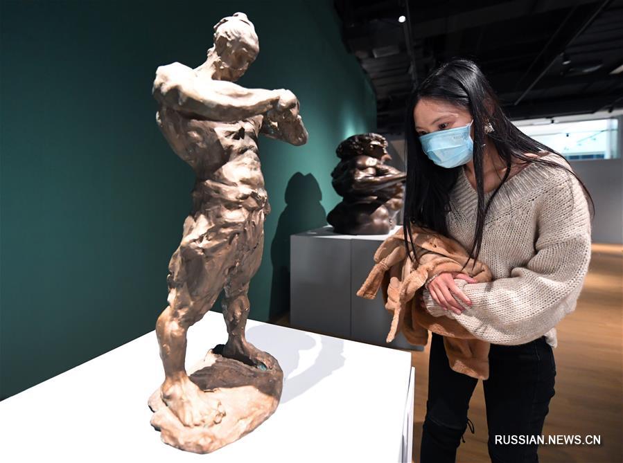 В Пекине открылась выставка современной скульптуры 