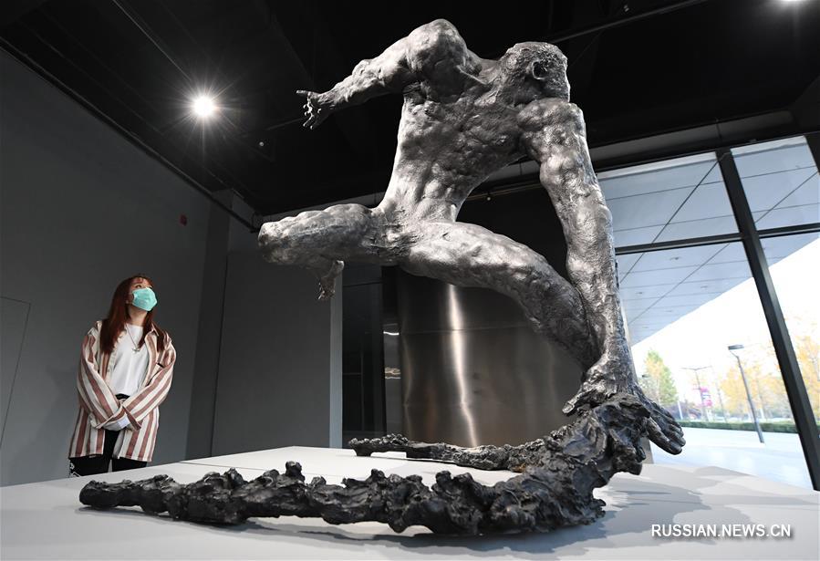 В Пекине открылась выставка современной скульптуры 