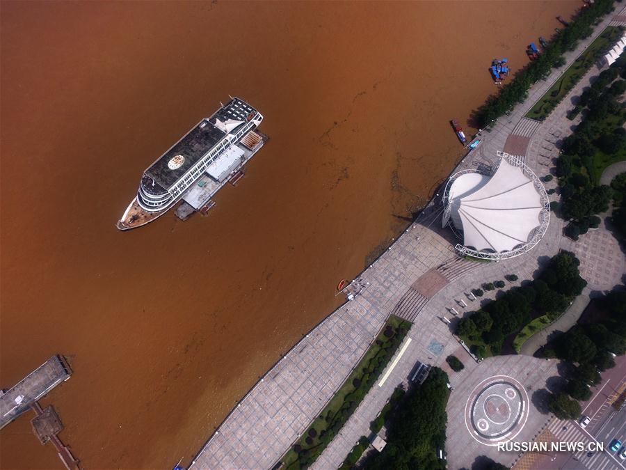 Повышение уровня воды в реке Сянцзян