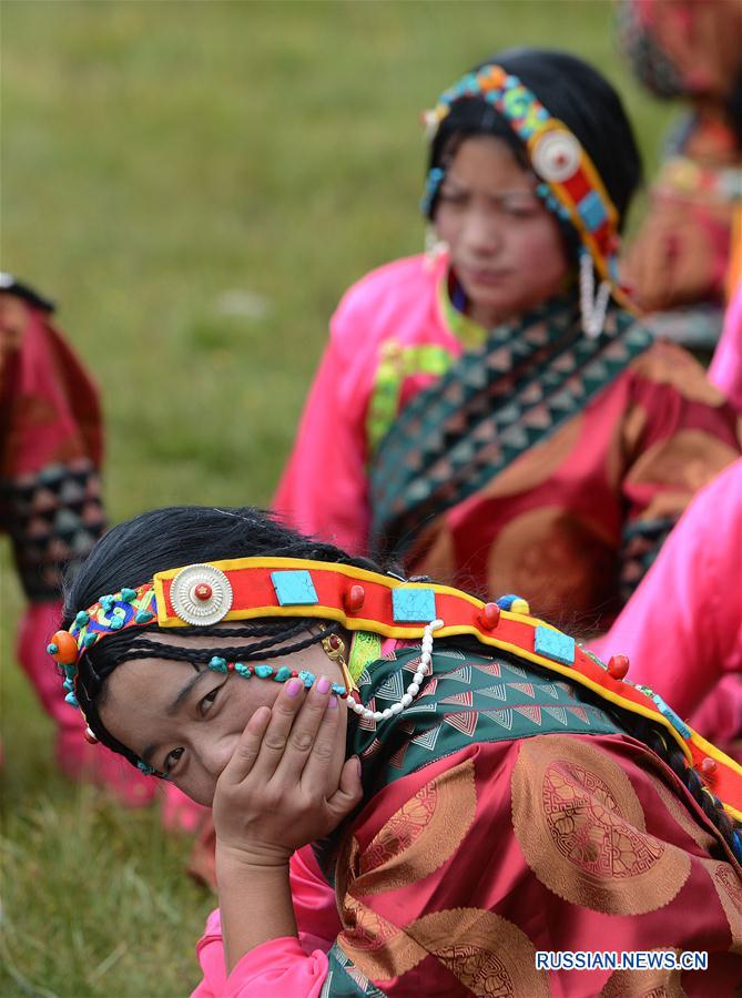 Краски высокогорных лугов -- Народный праздник в уезде Лхари Тибетского АР 