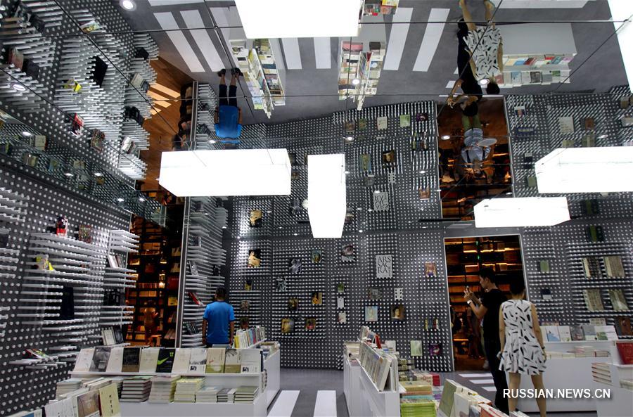 "Самый красивый книжный" открылся на улице Наньцзинлу в Шанхае