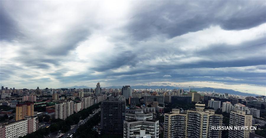 Облачное небо над Пекином