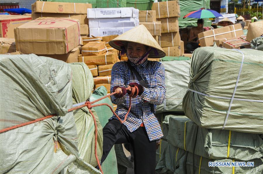Растет приграничная торговля через КПП Хэкоу провинции Юньнань