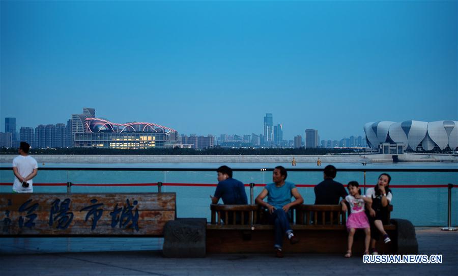 Вечерние виды с городской смотровой площадки Ханчжоу