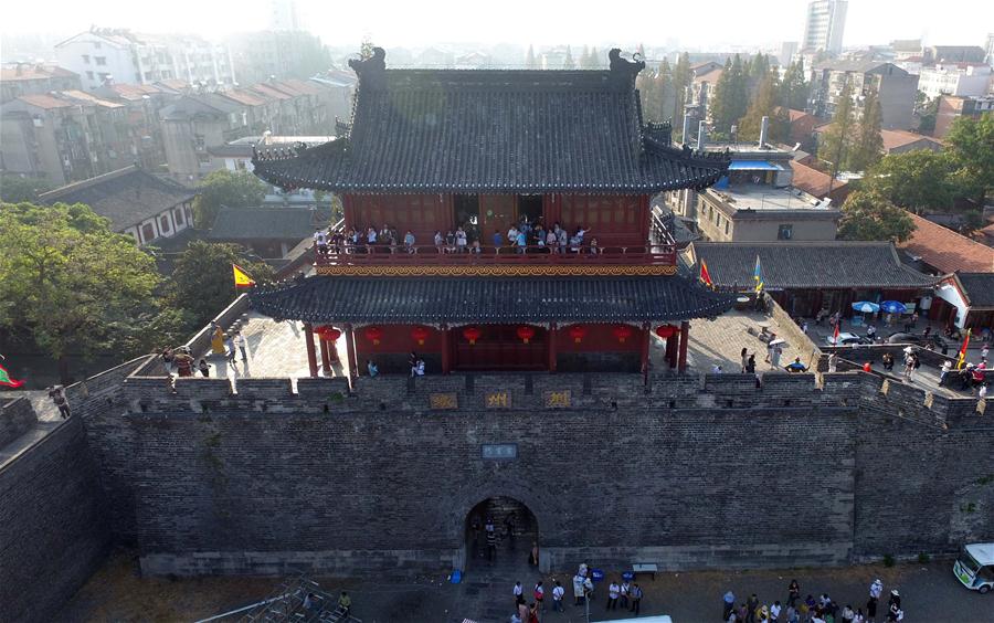 Древний город Цзинчжоу в Хубэе с высоты птичьего полета