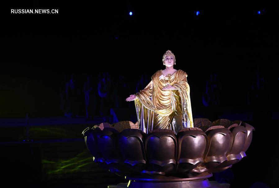 Праздничная премьера спектакля под открытым небом "Церемония воздаяния за благие дела" в Нанкине