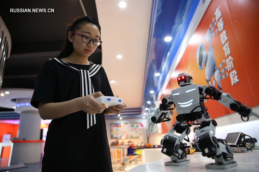 Инновационное образование с помощью роботов в провинции Хэбэй