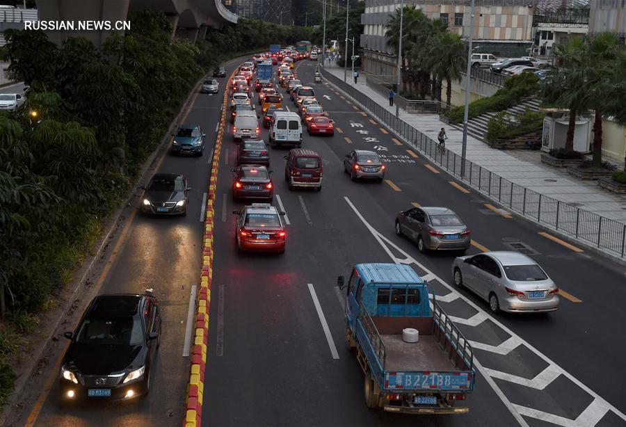 В Китае открыто движение по автомагистрали с автоматизированным "приливным" разграничением встречных дорожных полос